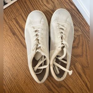 Rothy’s Lace Up Sneaker - Size 9